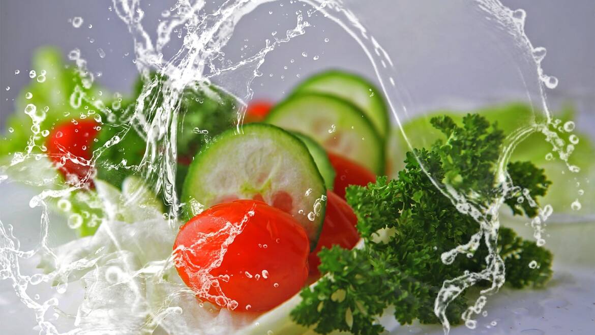 Insalata Mediterranea con Olio d’Oliva Extra Vergine