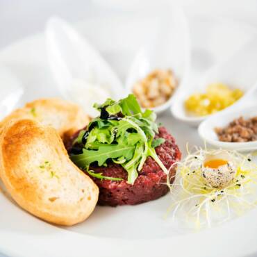 Tartare di Manzo con Olio Ciniè Tradizionale